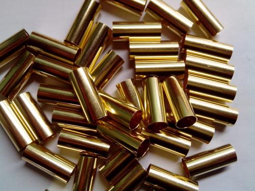 不用冷卻液而改用 0°F (-18°C)從渦流管出來的冷氣來冷卻，能否避免黃銅加工中出現(xiàn)碎渣現(xiàn)象